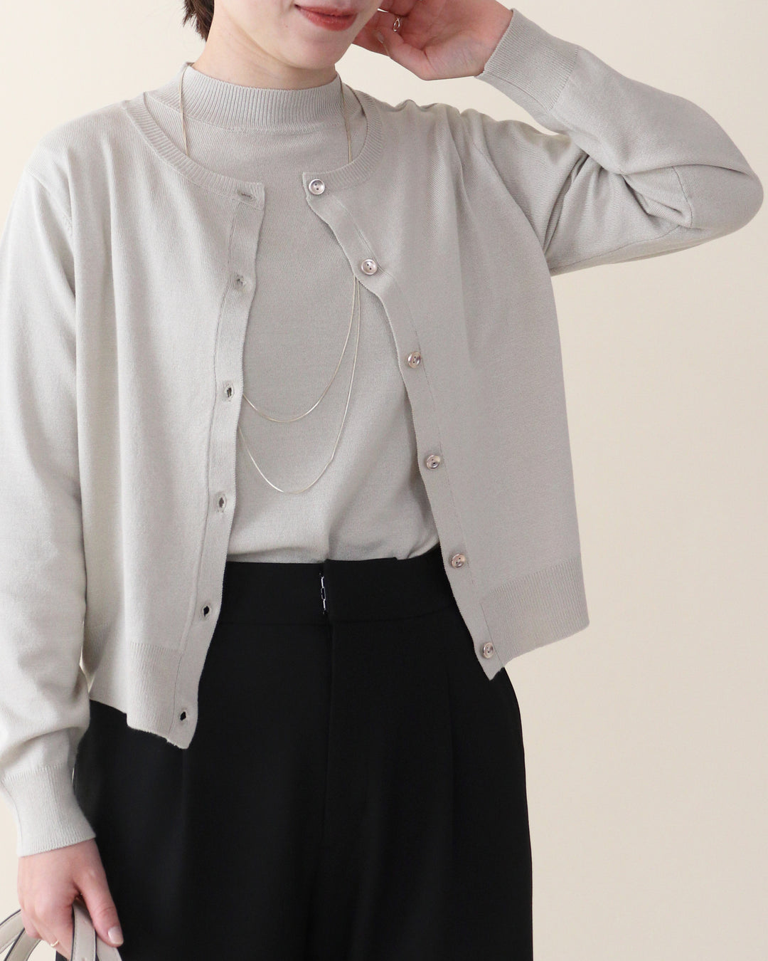 stola. メタル釦アンサンブルニット【新品・再入荷なし】 ニットアンサンブル – 3/4 スリークォーター オンラインストア