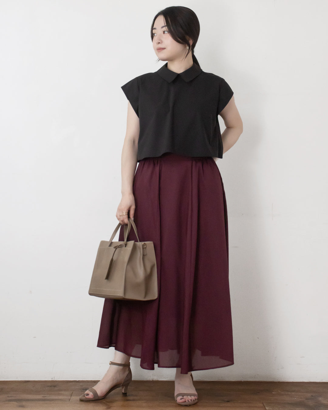 美品 シャネル リネン 黒 40 フレンチスリーブ ブラウス 金ボタン プリーツ 美品 シャネル リネン 黒 40 フレンチスリーブ ブラウス 金