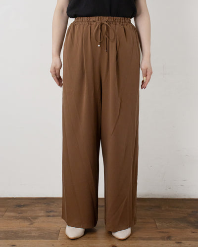 BROWN　身長158㎝　着用サイズ：Mトール