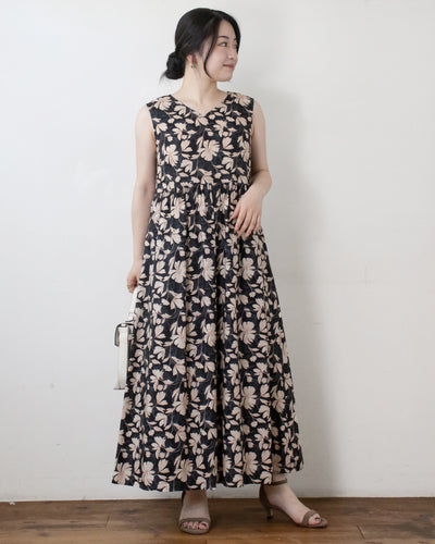 BLACK　身長158㎝　着用サイズ：FREE