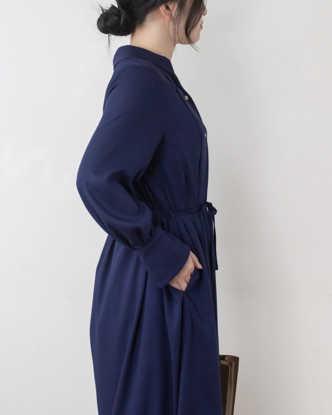 極美品 フォクシー フレアシャツワンピース パフスリーブ プリーツ ネイビー40 極美品 フォクシー フレアシャツワンピース パフスリーブ