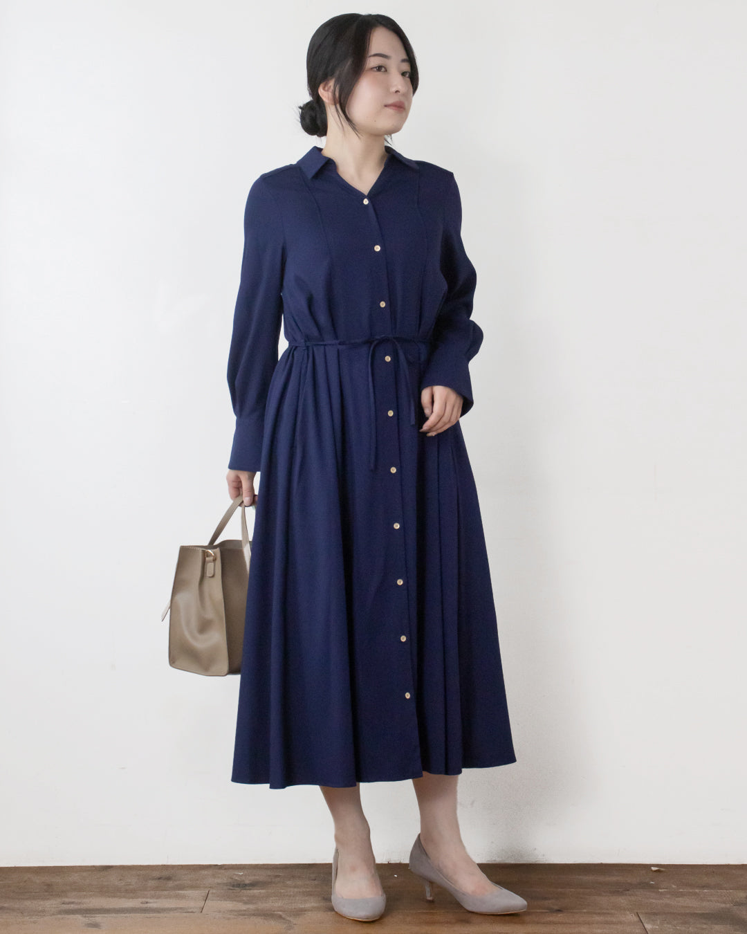 極美品 フォクシー フレアシャツワンピース パフスリーブ プリーツ ネイビー40 極美品 フォクシー フレアシャツワンピース パフスリーブ