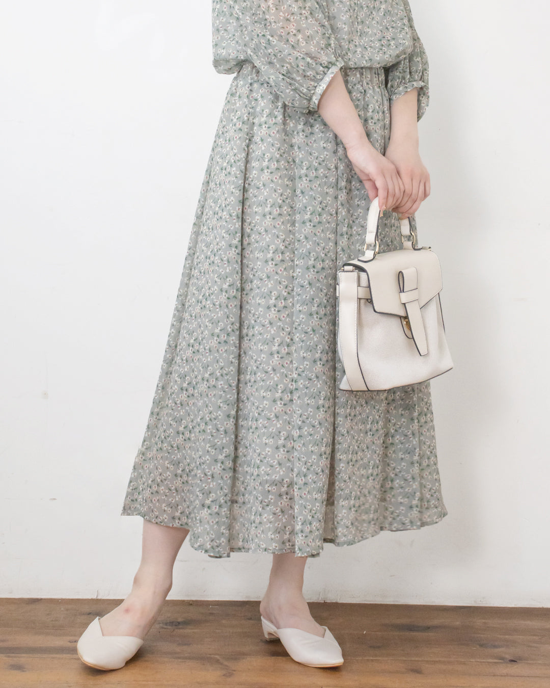GRAY/YELLOW　身長158㎝　着用サイズ：FREE