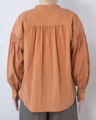 パウダリーシャーリングシャツ