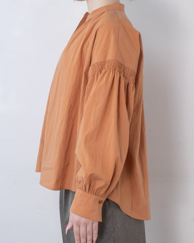 パウダリーシャーリングシャツ