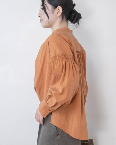 パウダリーシャーリングシャツ