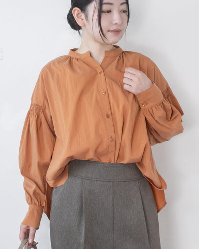 パウダリーシャーリングシャツ