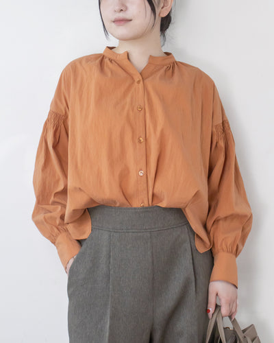 パウダリーシャーリングシャツ