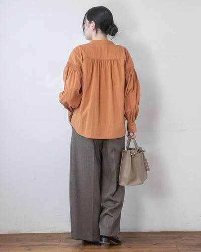 パウダリーシャーリングシャツ