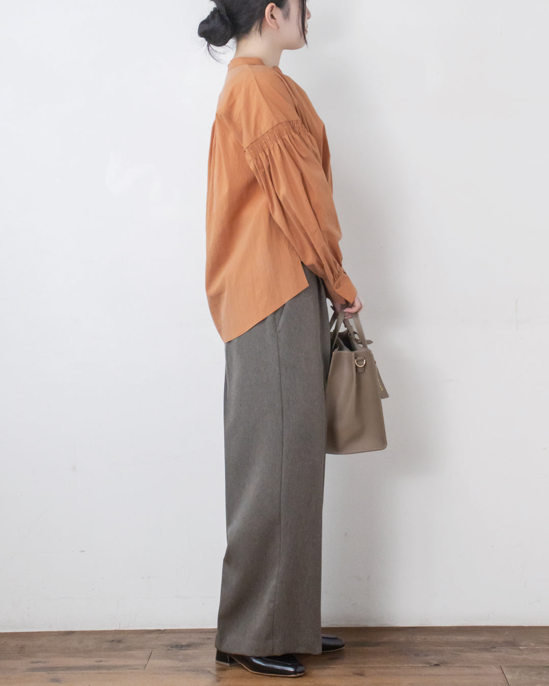 パウダリーシャーリングシャツ