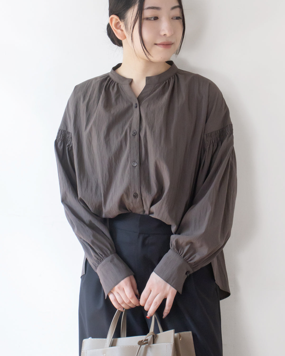 パウダリーシャーリングシャツ
