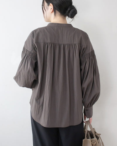 パウダリーシャーリングシャツ