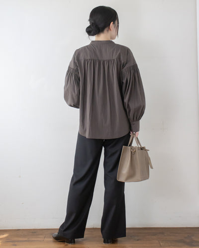 パウダリーシャーリングシャツ
