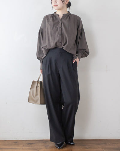 パウダリーシャーリングシャツ