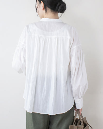 パウダリーシャーリングシャツ