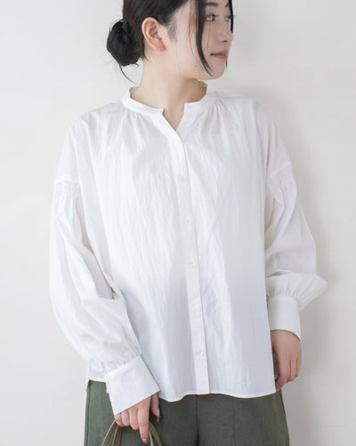 パウダリーシャーリングシャツ