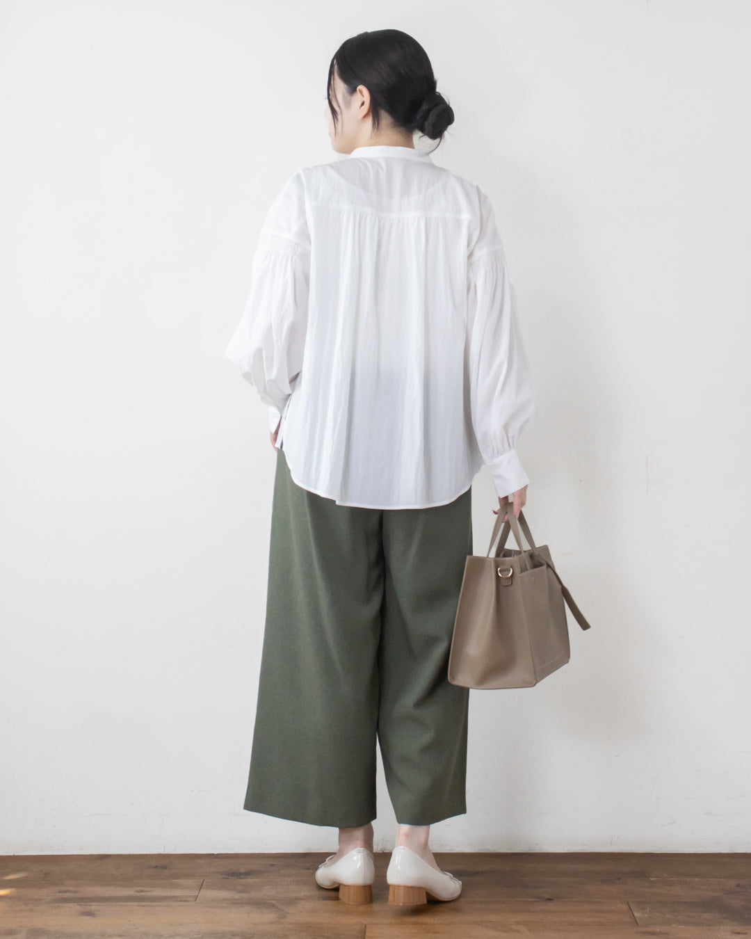 パウダリーシャーリングシャツ