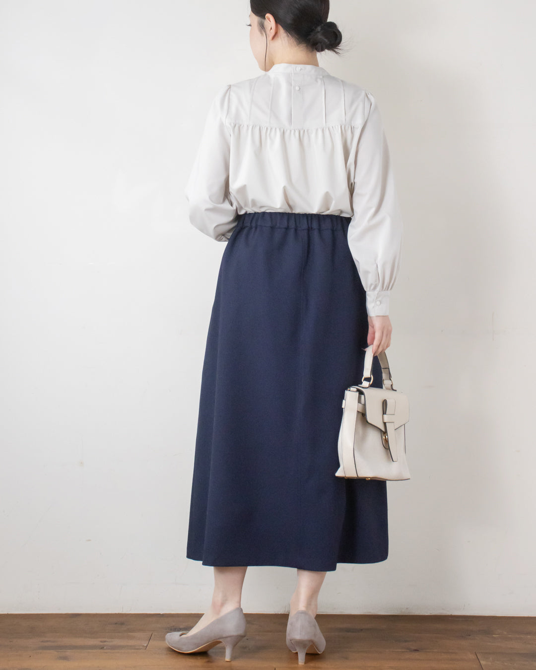サージタブ付きAラインスカート