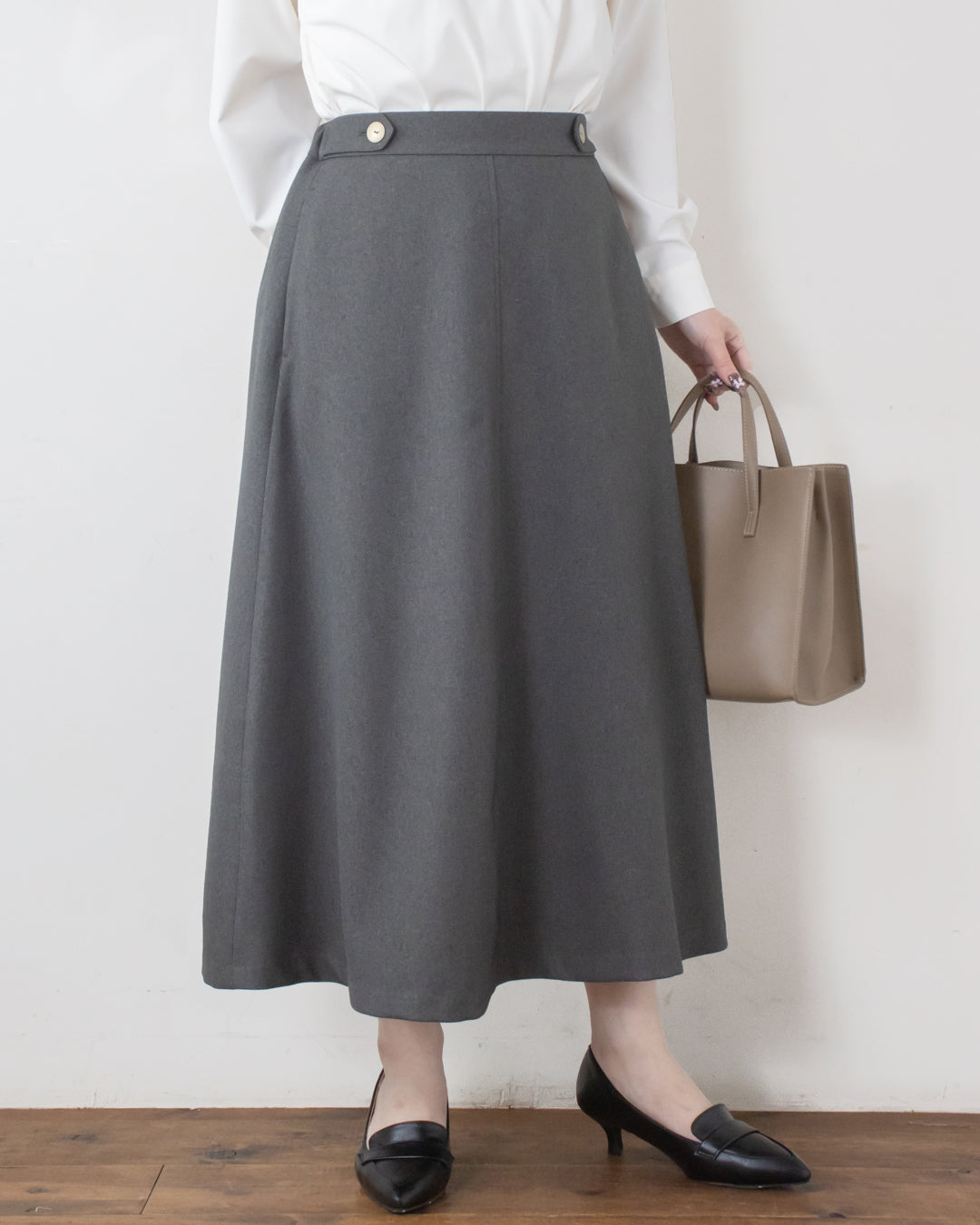 サージタブ付きAラインスカート