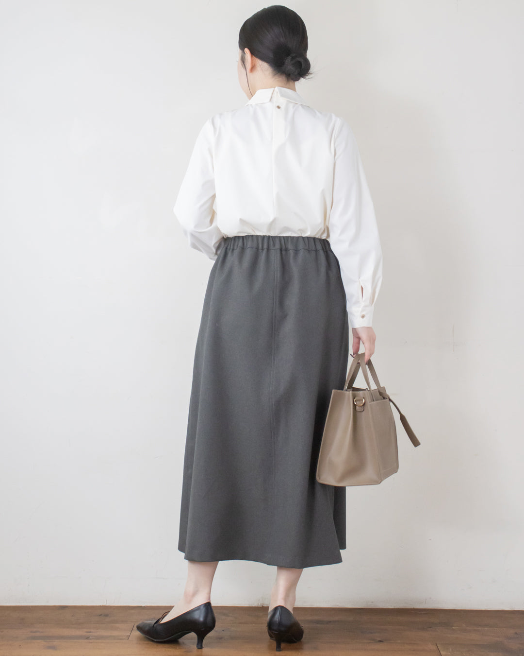 サージタブ付きAラインスカート