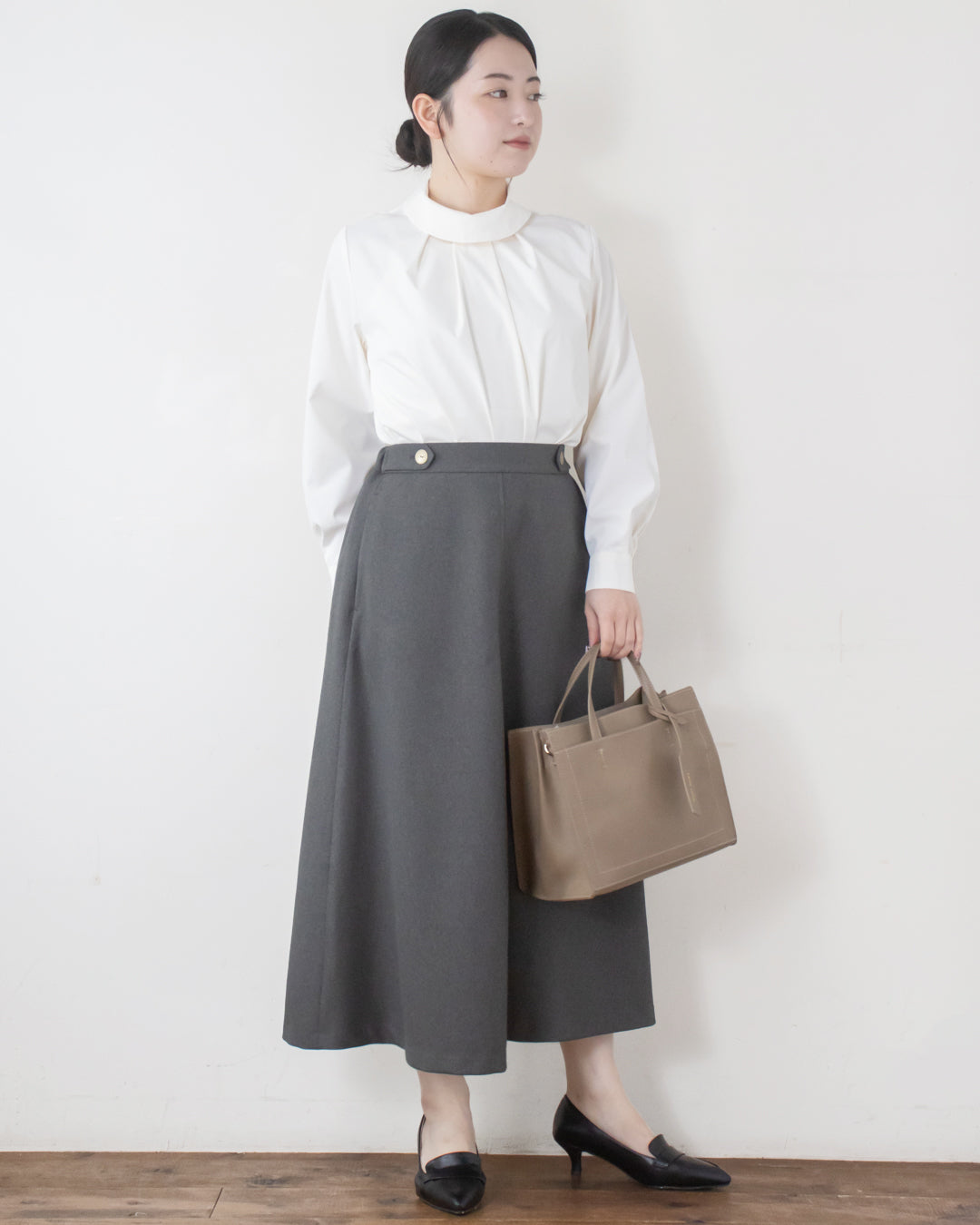 サージタブ付きAラインスカート