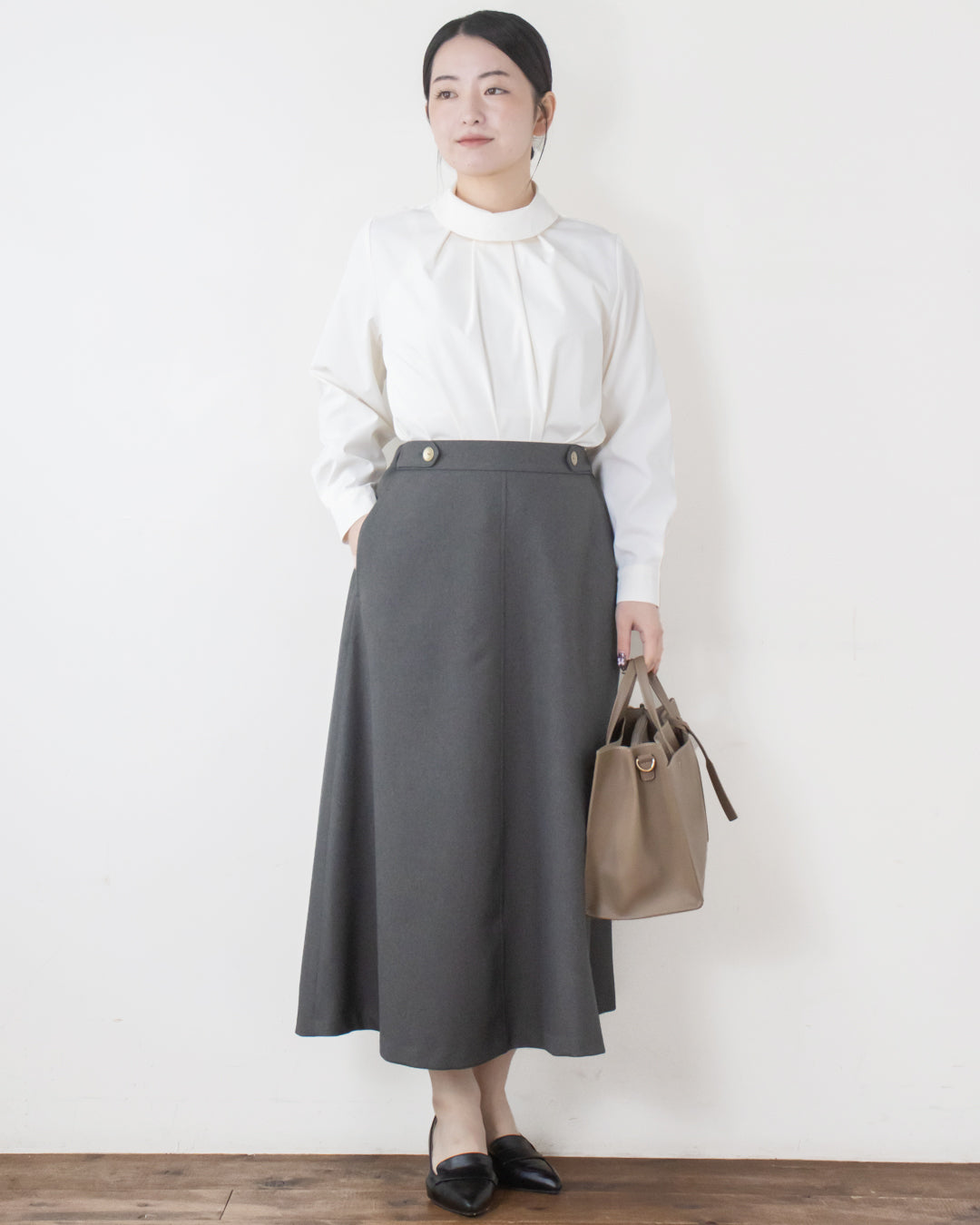 サージタブ付きAラインスカート