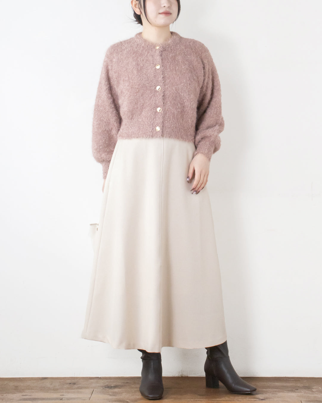 サージタブ付きAラインスカート