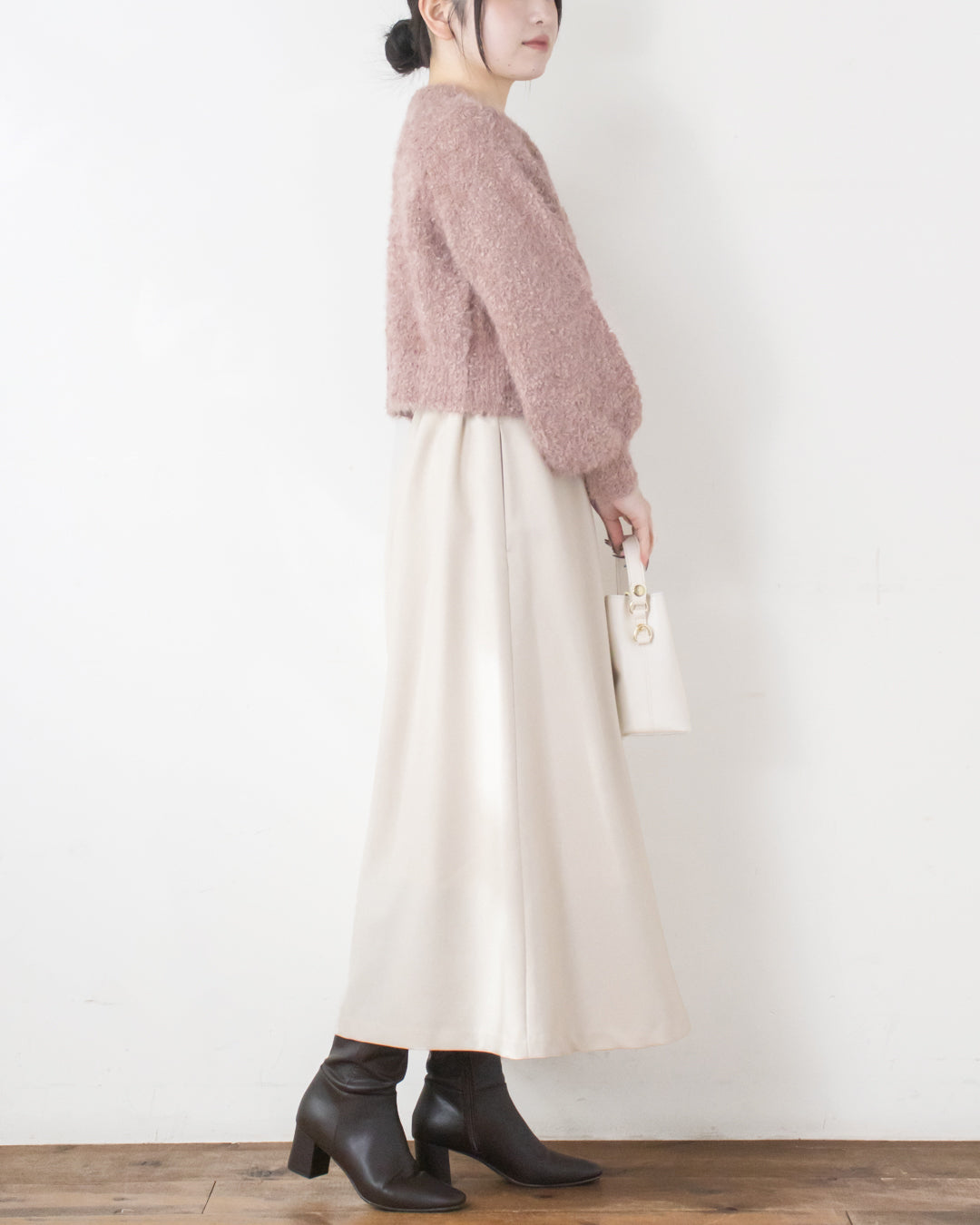 サージタブ付きAラインスカート