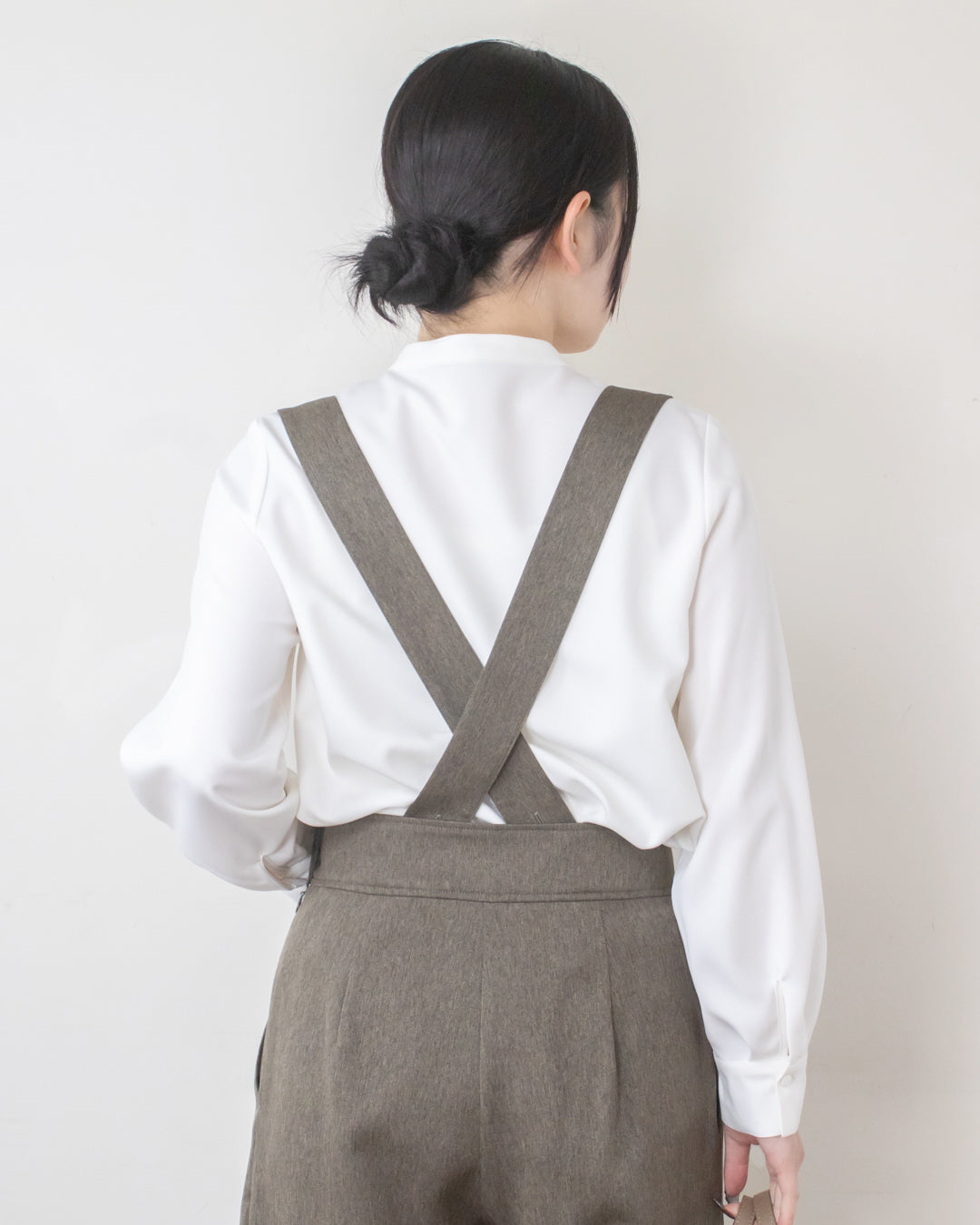 ツイルピンタックブラウス