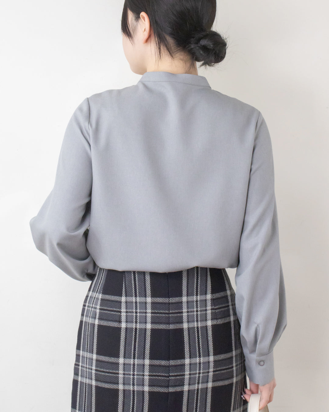 ツイルピンタックブラウス