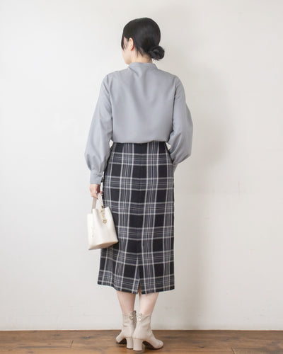 ツイルピンタックブラウス