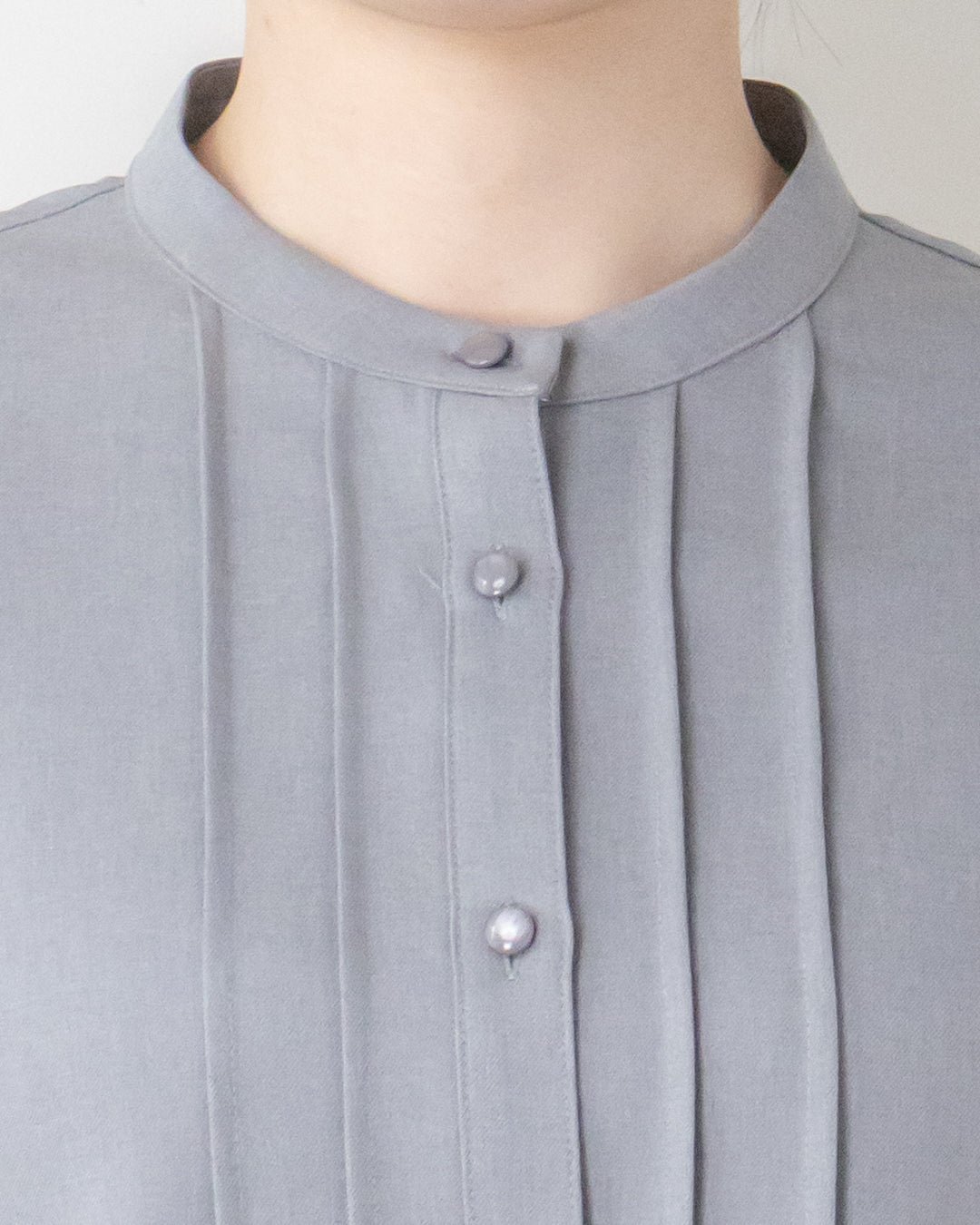 ツイルピンタックブラウス