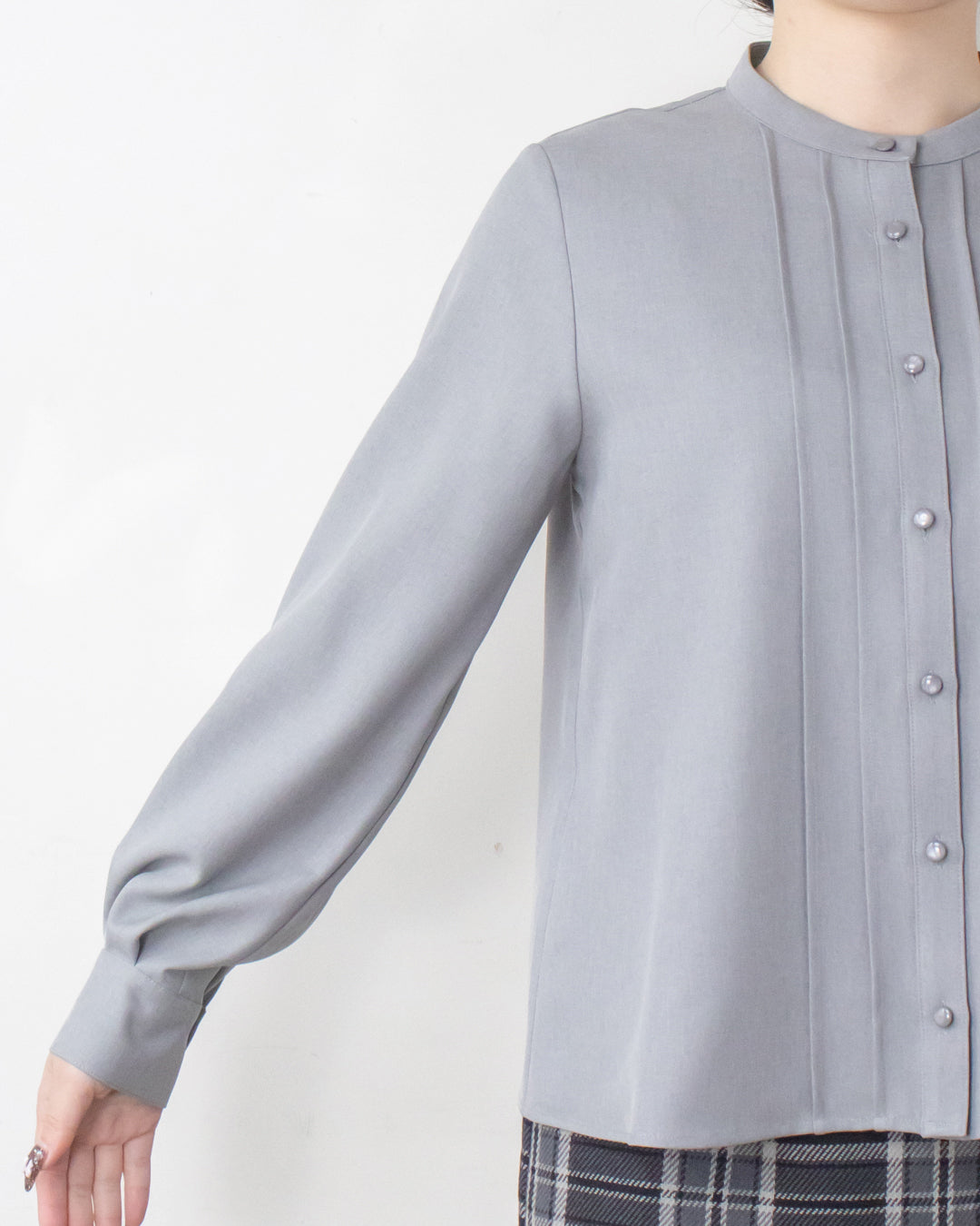 ツイルピンタックブラウス