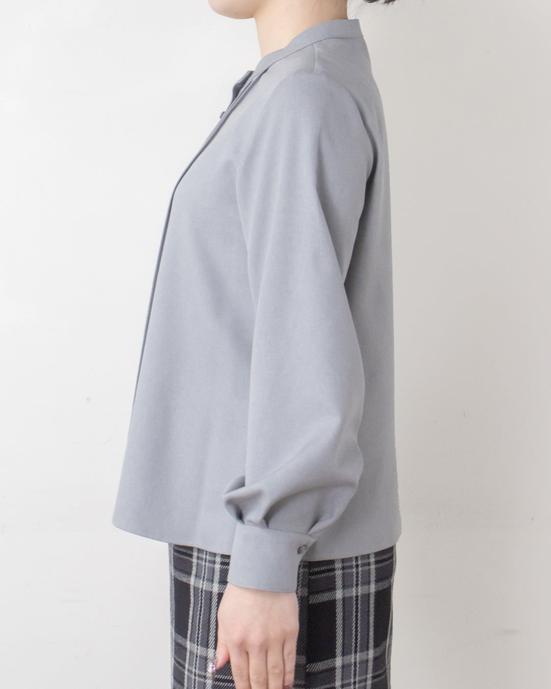 ツイルピンタックブラウス