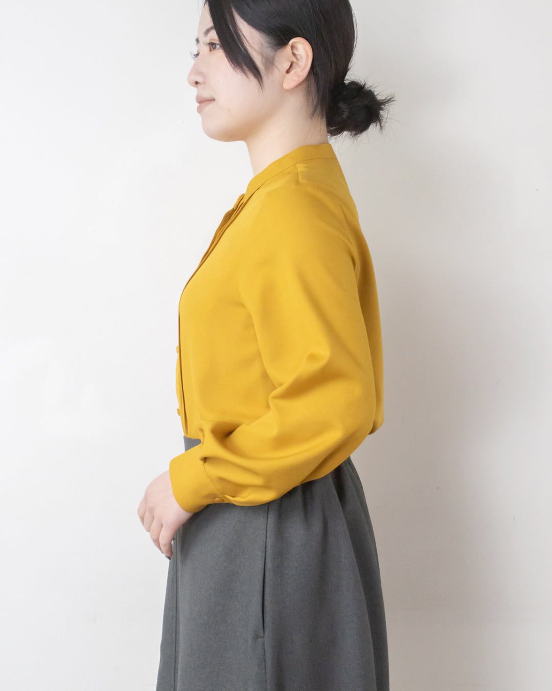 ツイルピンタックブラウス