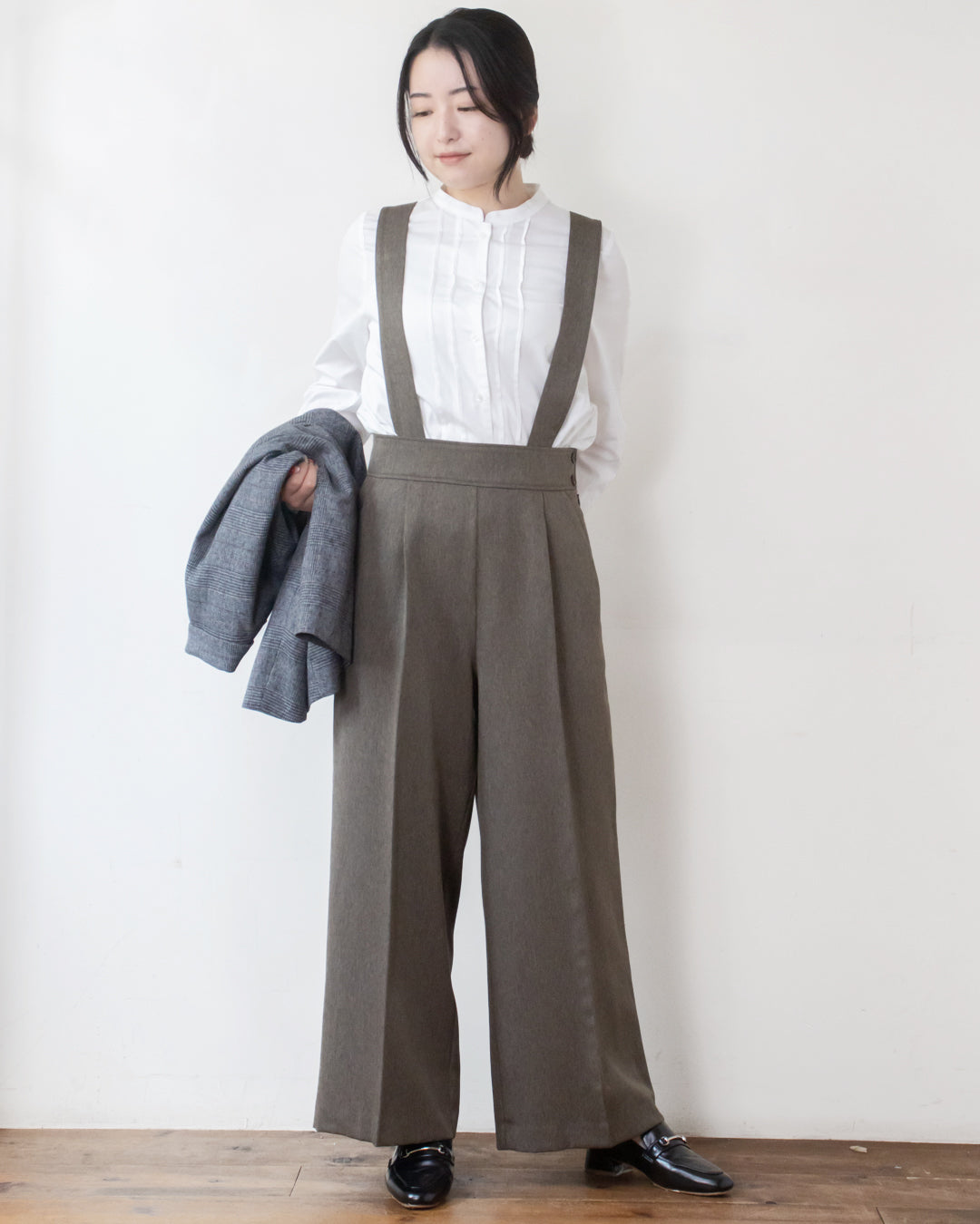 へリンボンセンタープレス吊りパンツ