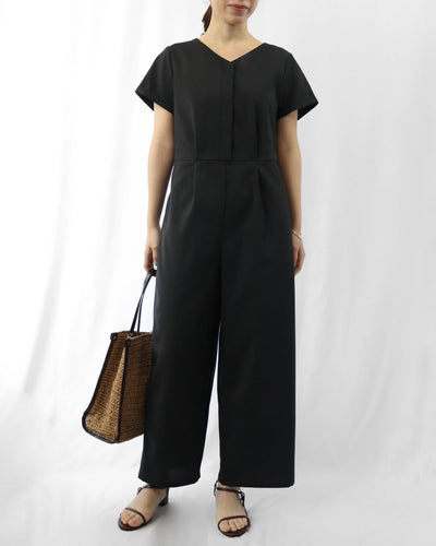 NAVY モデル身長159㎝ 着用サイズ:FREE